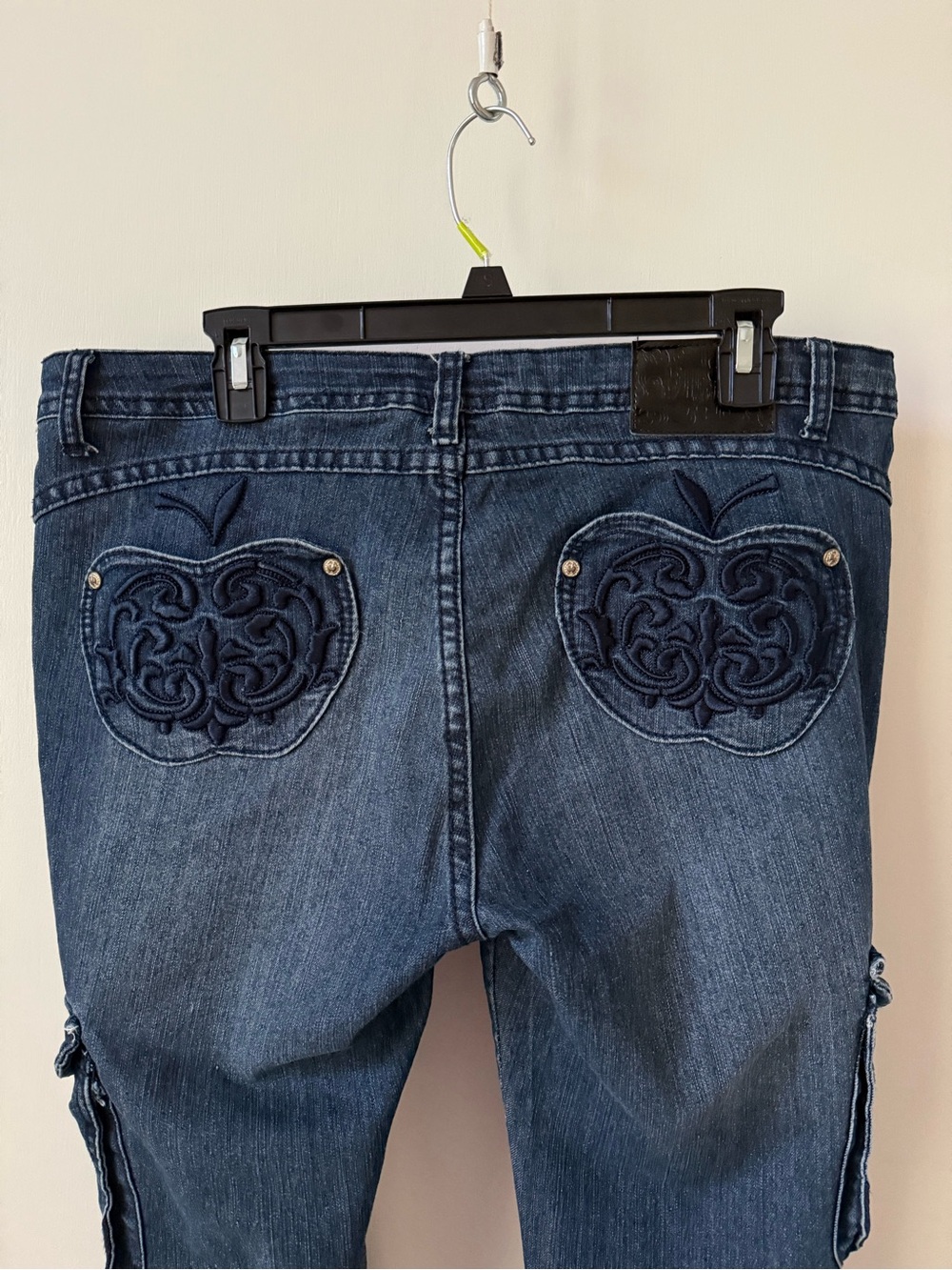 Vintage Y2K Low Rise Apple Bottoms Dark Wash Cargo Jeans Size 13/14 - Picture 10 of 16